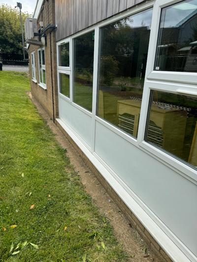 Primary school window cleaning in Luton